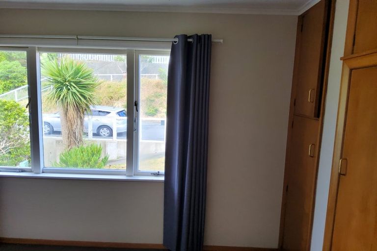 Photo of property in 73 Mills Road, Brooklyn, Wellington, 6021