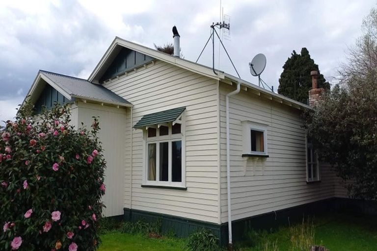 Photo of property in 14 Trafalgar Street, Dannevirke, 4930
