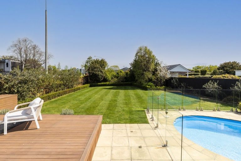 Photo of property in 3 Strowan Road, Strowan, Christchurch, 8052