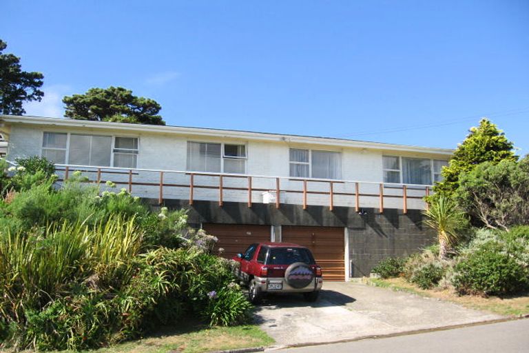 Photo of property in 2/97 Cockayne Road, Khandallah, Wellington, 6035