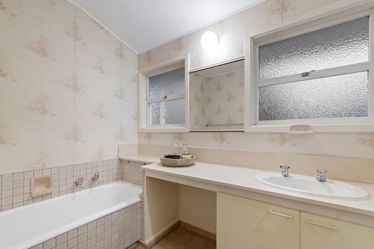 Photo of property in 11 Tuirau Place, Ilam, Christchurch, 8041