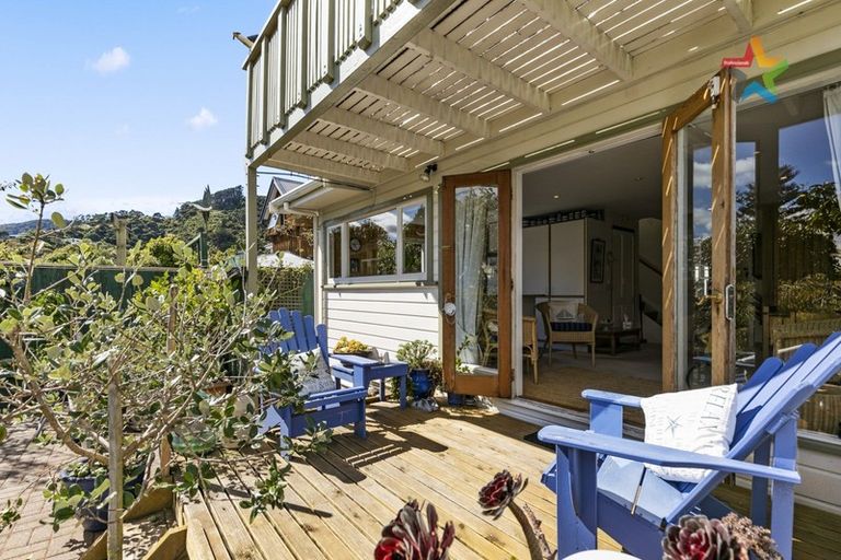 Photo of property in 128 Muritai Road, Eastbourne, Lower Hutt, 5013
