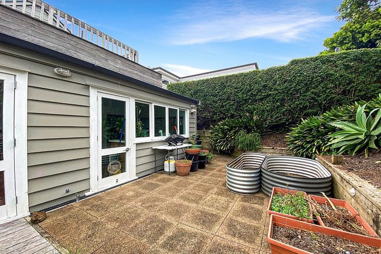 Photo of property in 19 St Aubyn Street, Devonport, Auckland, 0624