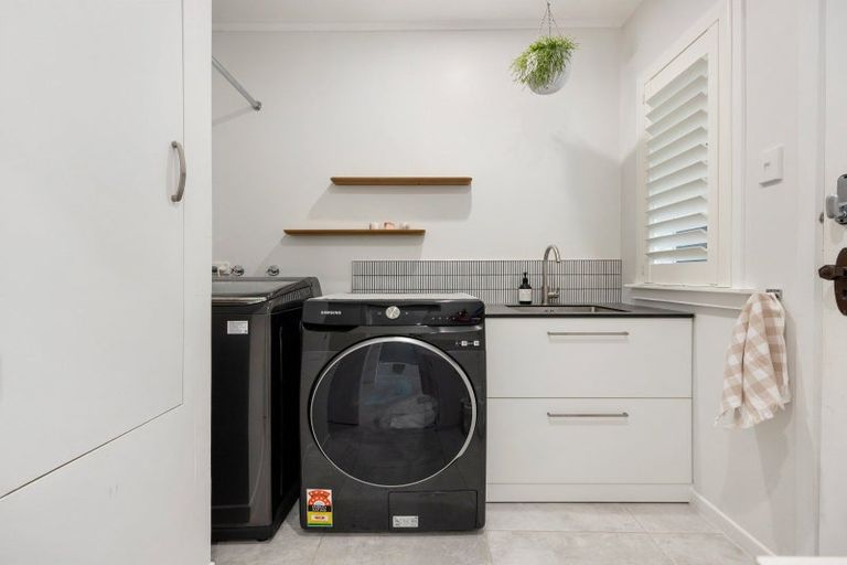 Photo of property in 28 Stanley Street, Claudelands, Hamilton, 3214