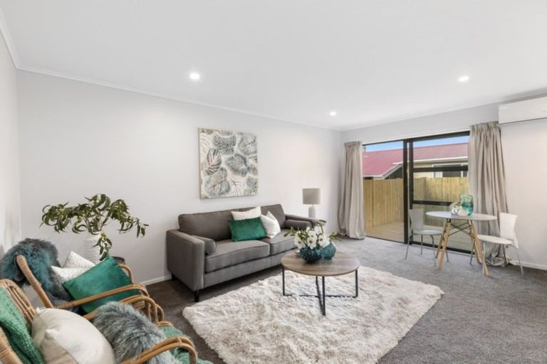 Photo of property in 43b Hartford Crescent, Totara Park, Upper Hutt, 5018