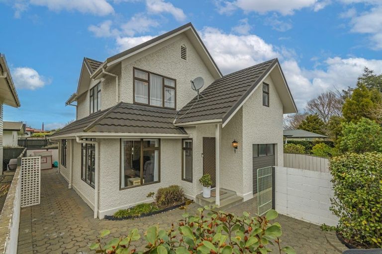 Photo of property in 1a Surrey Crescent, Hokowhitu, Palmerston North, 4410