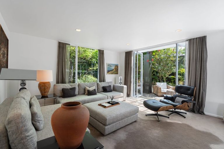 Photo of property in 2/22 Regina Street, Westmere, Auckland, 1022