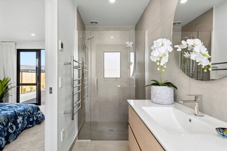 Photo of property in 14 Moonstone Street, Albert Town, Wanaka, 9305