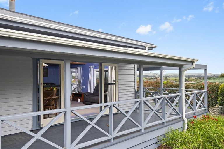 Photo of property in 3 Bella Villa Drive, Waiuku, 2123