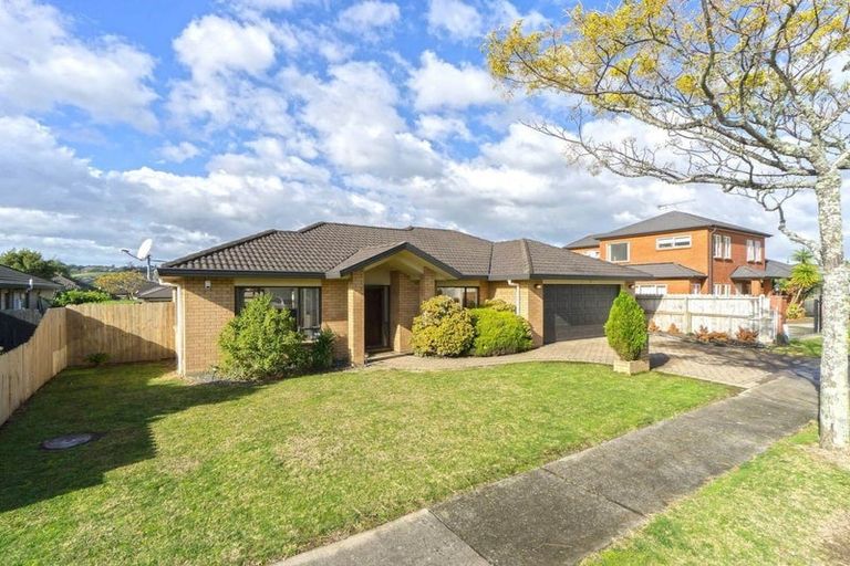 Photo of property in 6 Kuripaka Crescent, The Gardens, Auckland, 2105