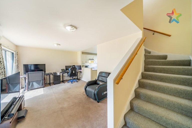 Photo of property in 27 Mcbain Grove, Avalon, Lower Hutt, 5011