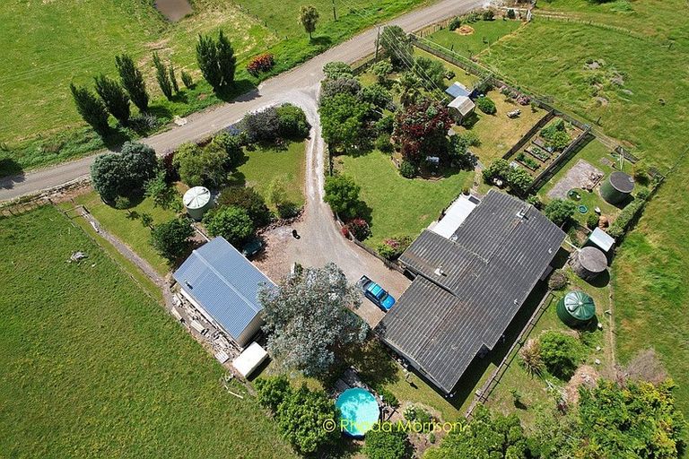 Photo of property in 52 Gallie Branch Road, Matakohe, 0594