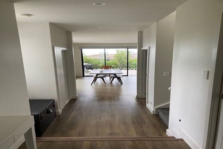 Photo of property in 9 Koru Place, Snells Beach, 0920