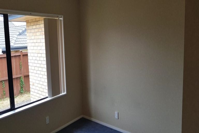 Photo of property in 15 Ashland Place, Weymouth, Auckland, 2103