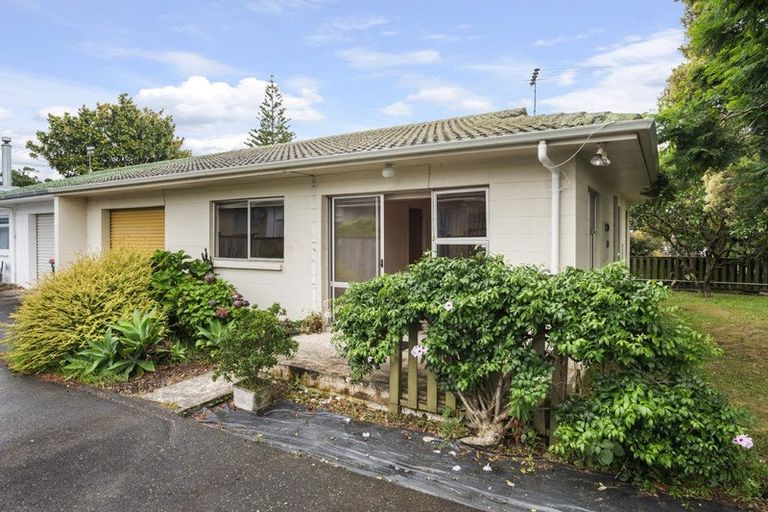 Photo of property in 64a Muir Avenue, Mangere Bridge, Auckland, 2022
