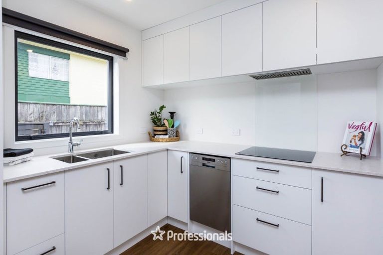 Photo of property in 3/104 Martin Street, Wallaceville, Upper Hutt, 5018