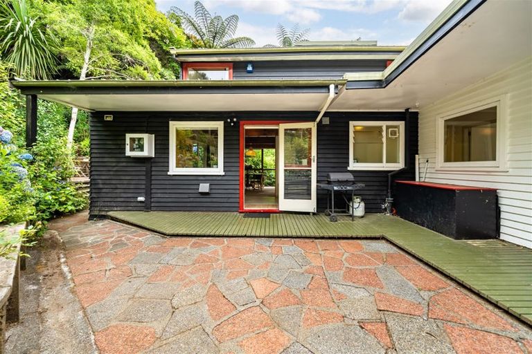 Photo of property in 63 Wyndham Road, Pinehaven, Upper Hutt, 5019