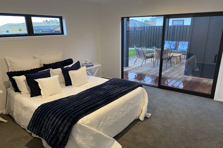 Photo of property in 14 Annie Aranui Drive, Poraiti, 4182