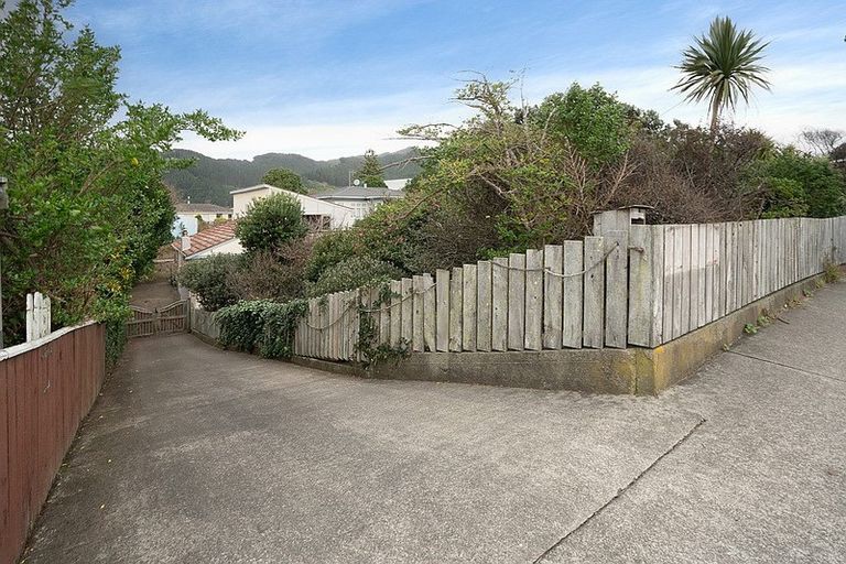 Photo of property in 162 Wellington Road, Paekakariki, 5034