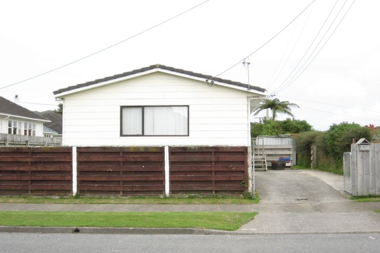 Photo of property in 99 Hewer Crescent, Naenae, Lower Hutt, 5011