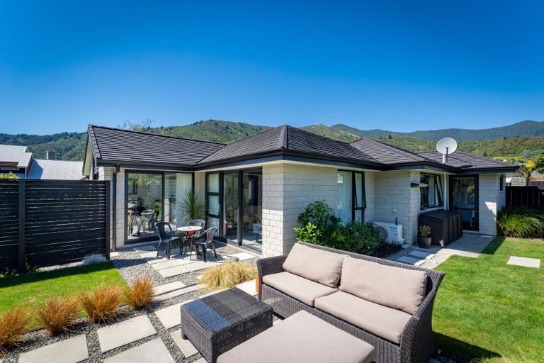Photo of property in 18 Discovery Way, Waikawa, Picton, 7220