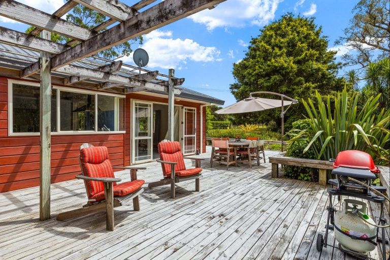 Photo of property in 1527 Weranui Road, Wainui, Silverdale, 0994