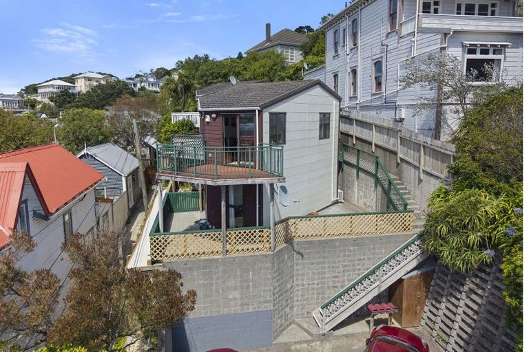 Photo of property in 53 Hankey Street, Mount Cook, Wellington, 6011
