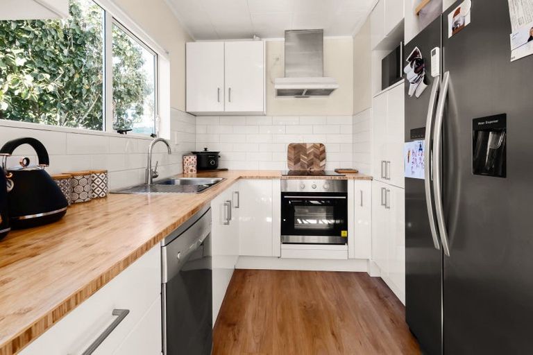 Photo of property in 93d Clemow Road, Fitzroy, New Plymouth, 4312