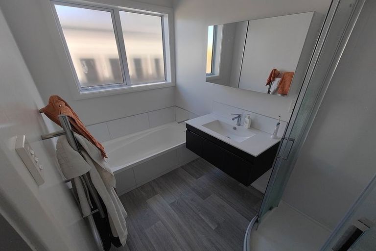 Photo of property in 2/13 Pitcairn Crescent, Bryndwr, Christchurch, 8053