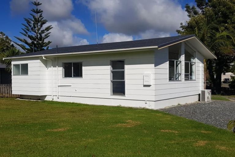 Photo of property in 129 Awaroa Road, Helensville, 0800