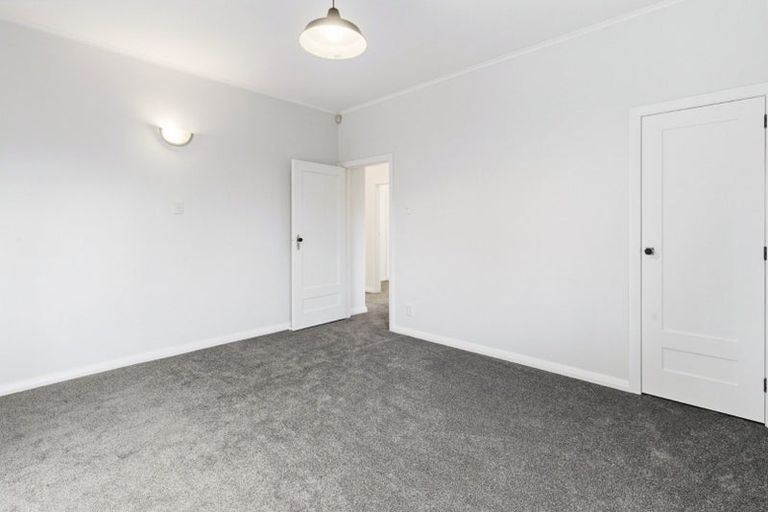 Photo of property in 89 Cambridge Terrace, Waterloo, Lower Hutt, 5011