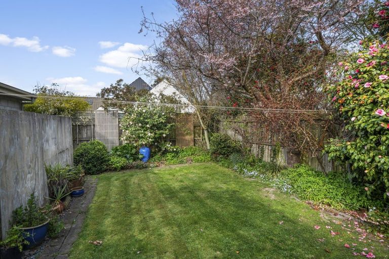 Photo of property in 24 Hounslow Street, Ilam, Christchurch, 8041