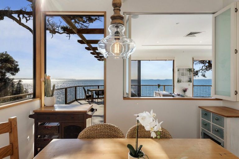 Photo of property in 19 View Road, Campbells Bay, Auckland, 0630