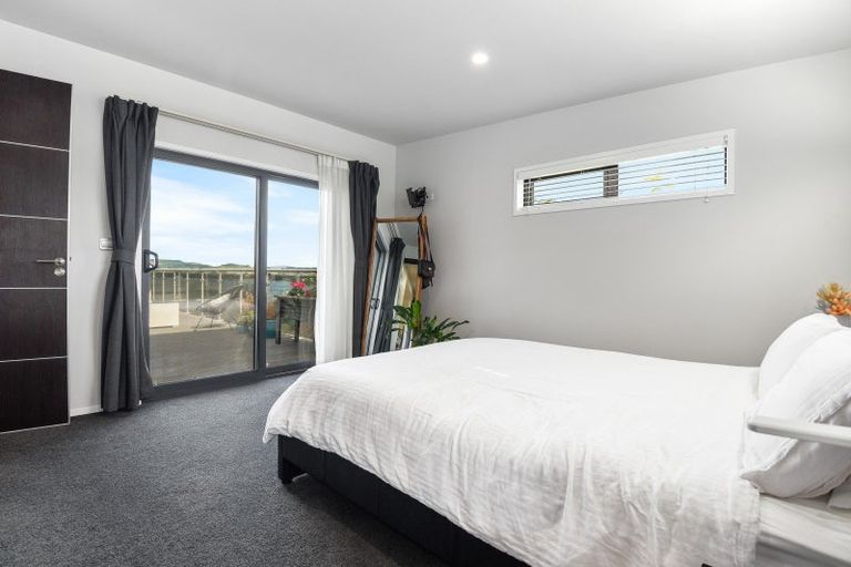 Photo of property in 2b Pah Road, Kawaha Point, Rotorua, 3010