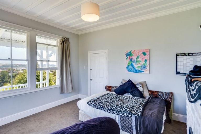 Photo of property in 11 Havelock Road, Hospital Hill, Napier, 4110