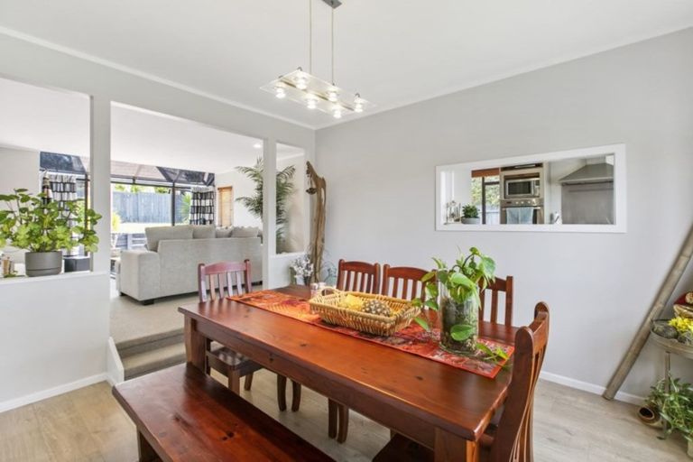 Photo of property in 63 Marina View Drive, West Harbour, Auckland, 0618