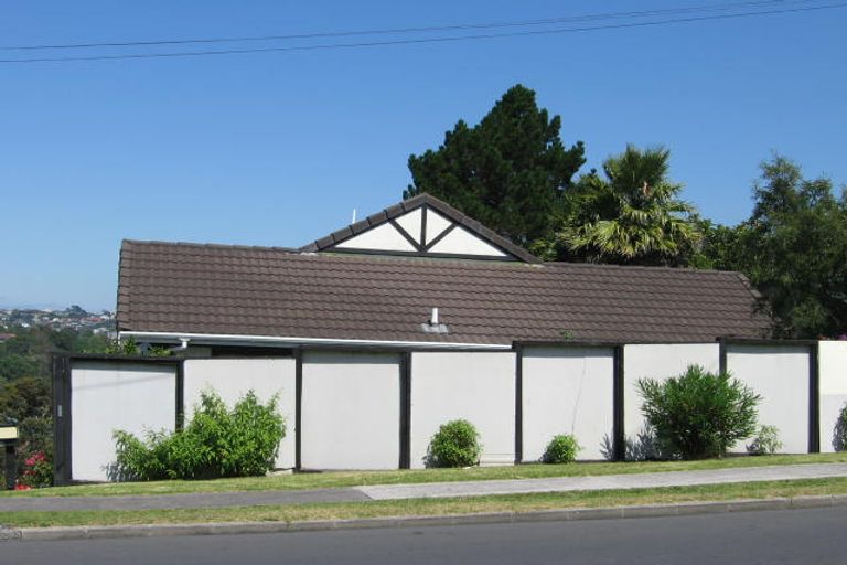 Photo of property in 1/126 Carlisle Road, Browns Bay, Auckland, 0632