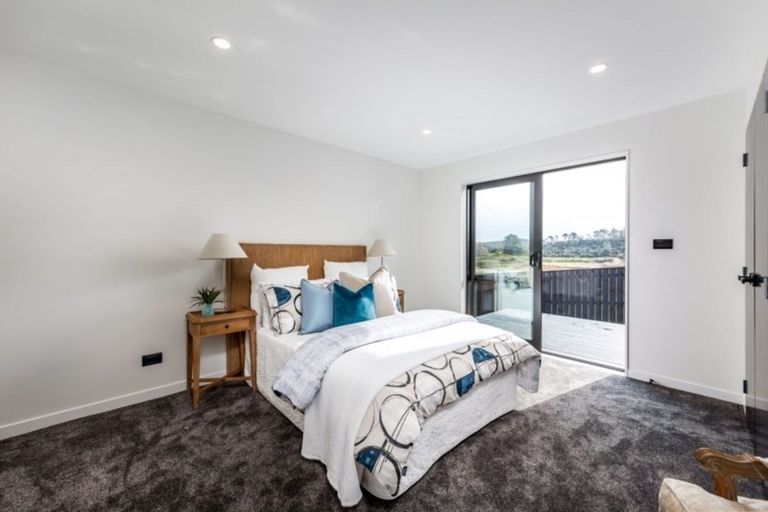 Photo of property in 12 Takurua Terrace, Orewa, 0931