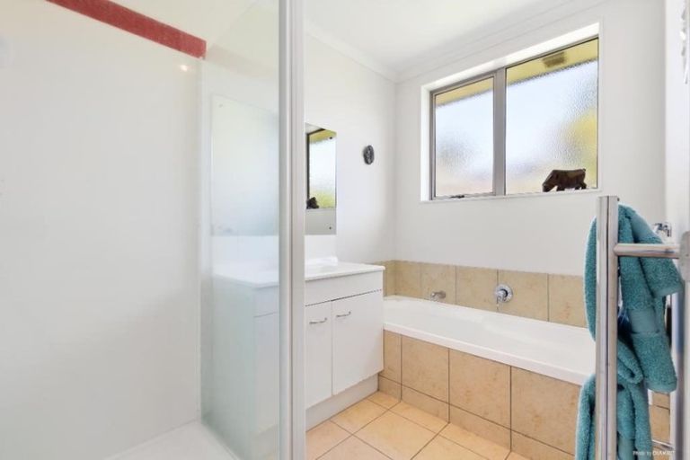 Photo of property in 7 Ranch Place, Pukekohe, 2120