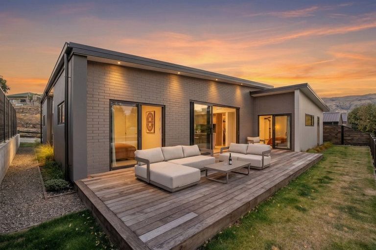 Photo of property in 3 Kamana Rise, Wanaka, 9382