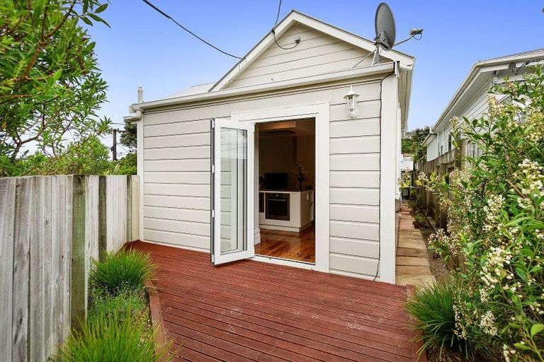 Photo of property in 30 Mornington Road, Brooklyn, Wellington, 6021