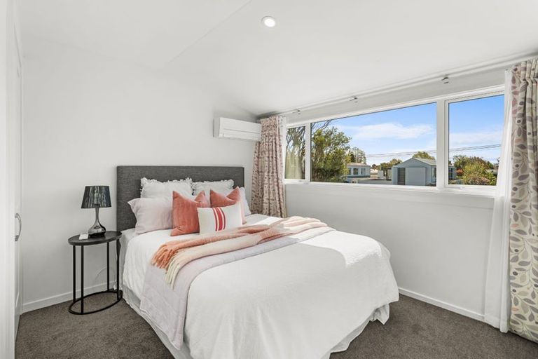 Photo of property in 16 Taylors Avenue, Bryndwr, Christchurch, 8052