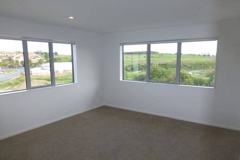 Photo of property in 25 Maylee Crescent, Gulf Harbour, Whangaparaoa, 0930