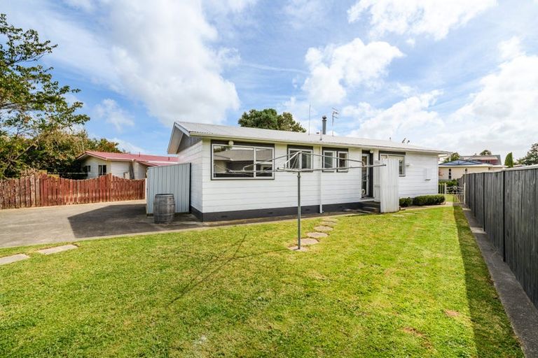 Photo of property in 32 Geraldine Crescent, Cloverlea, Palmerston North, 4412