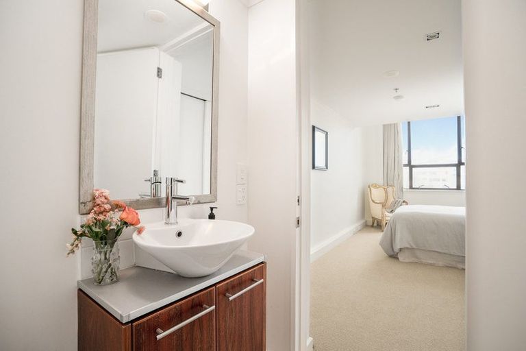 Photo of property in Augusta Apartments, 16/254 Willis Street, Te Aro, Wellington, 6011