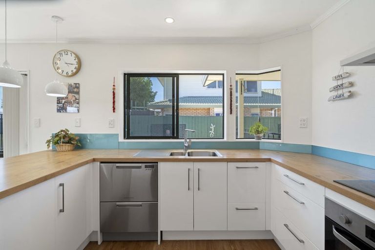 Photo of property in 116 Evans Road, Papamoa Beach, Papamoa, 3118