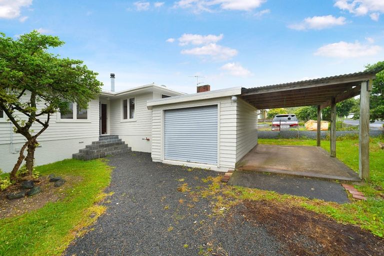 Photo of property in 19 Cobham Crescent, Kelston, Auckland, 0602