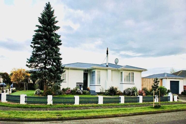 Photo of property in 1 Sefton Avenue, Highbury, Palmerston North, 4412