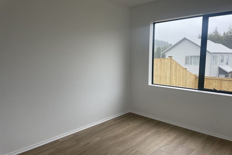 Photo of property in 21 Paparahi Place, Wainui, Silverdale, 0992