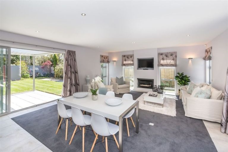 Photo of property in 302b Gardiners Road, Harewood, Christchurch, 8051